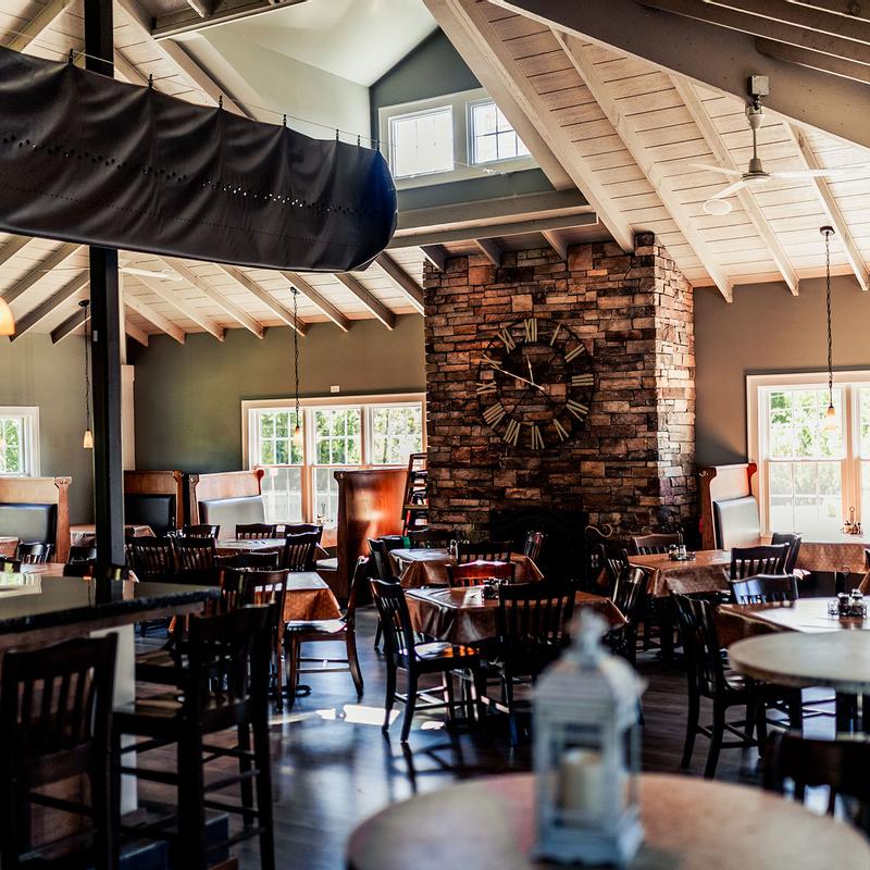 Live Magic at Mequon Pizza Company